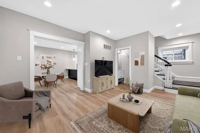 $439,900 | 6810 Pershing Avenue, University City, MO 63130