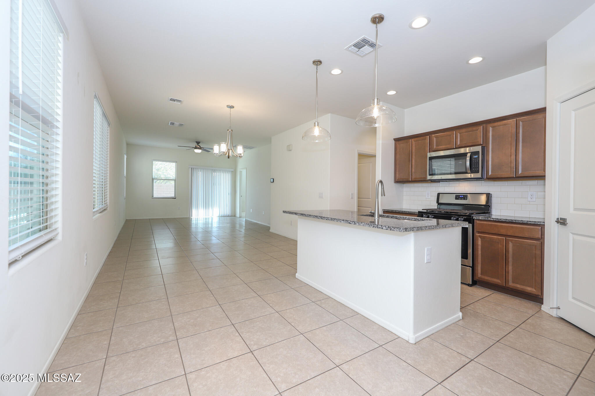 7520 South Circulo Rio Blanco Tucson, AZ 85756 - Photo 6 of 38 Gallery Image 6