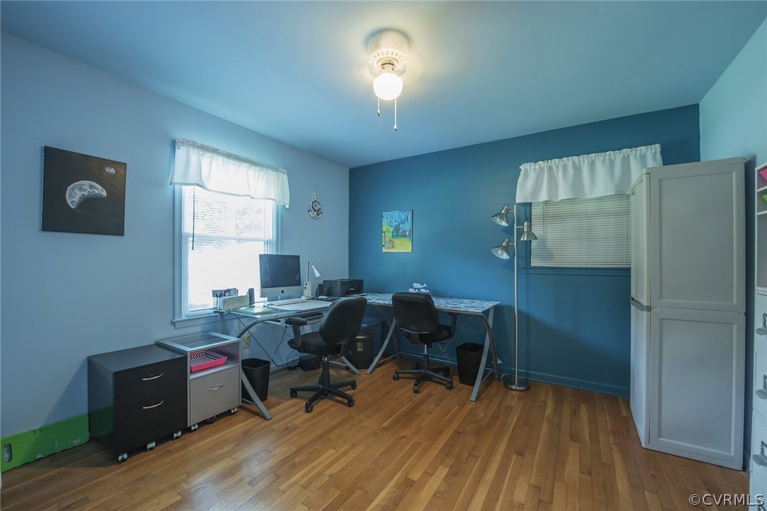 15501 Saddlebrook Road Chesterfield, VA 23838 - Photo 26 of 44 a workspace with wooden floor
