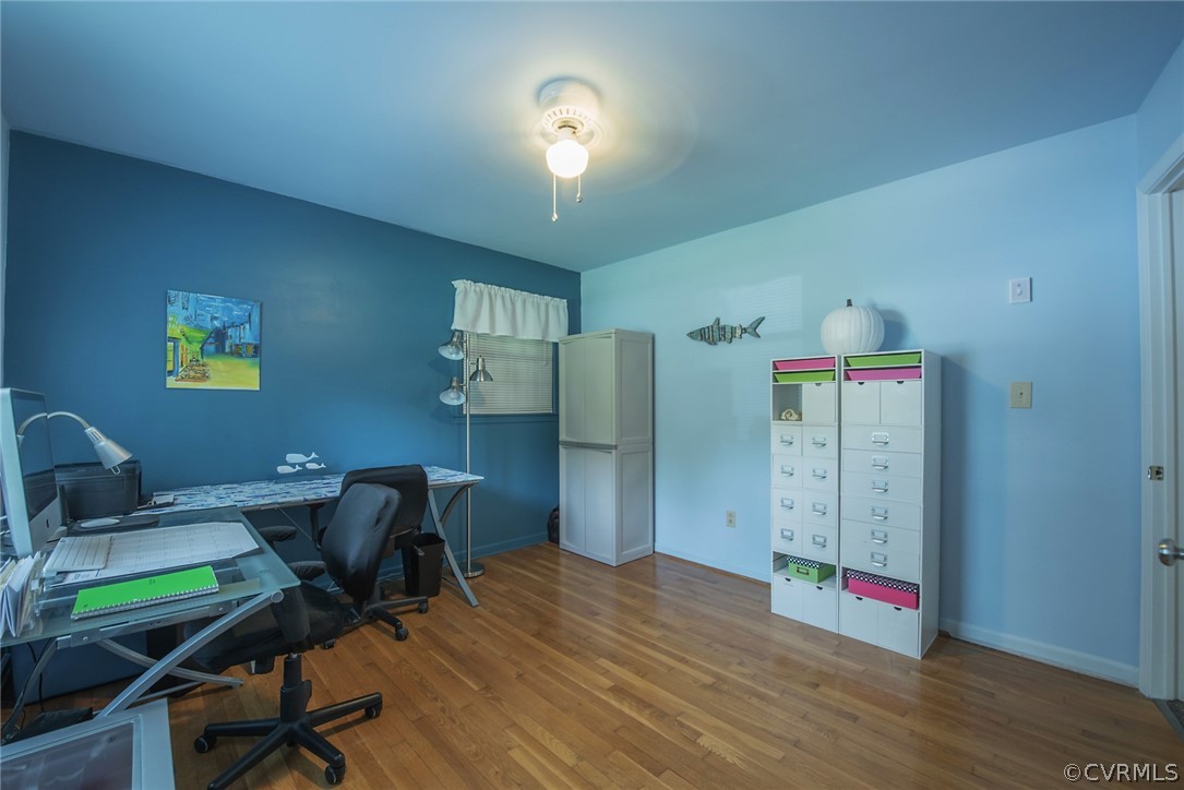 15501 Saddlebrook Road Chesterfield, VA 23838 - Photo 27 of 44 a view of a workspace with furniture and wooden floor