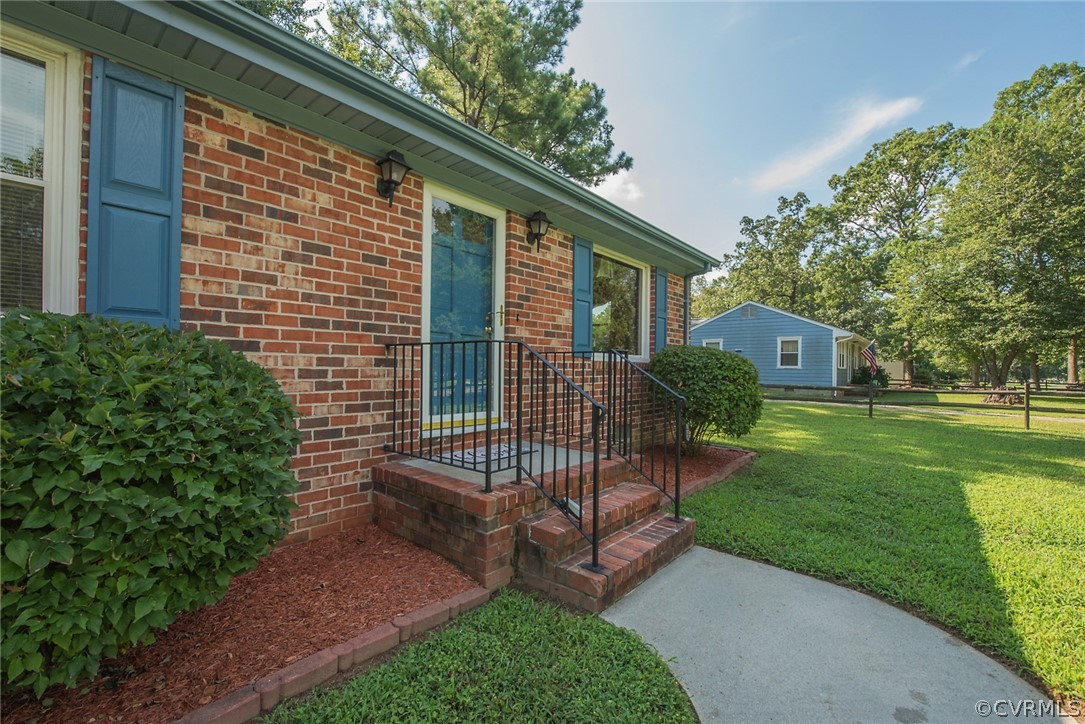 15501 Saddlebrook Road Chesterfield, VA 23838 - Photo 3 of 44 a view of a house with a yard