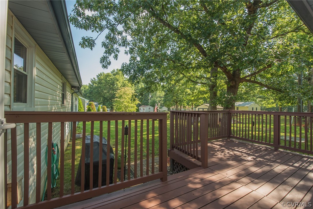 15501 Saddlebrook Road Chesterfield, VA 23838 - Photo 33 of 44 a view of a balcony with wooden floor
