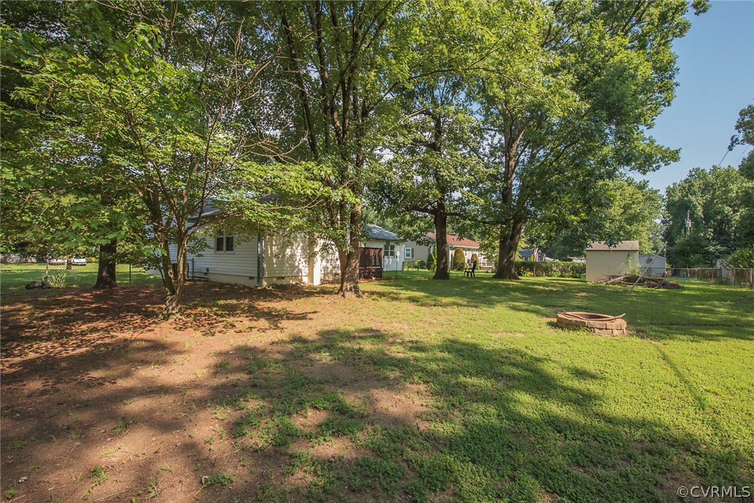 15501 Saddlebrook Road Chesterfield, VA 23838 - Photo 42 of 44 a view of a tree in front of a house