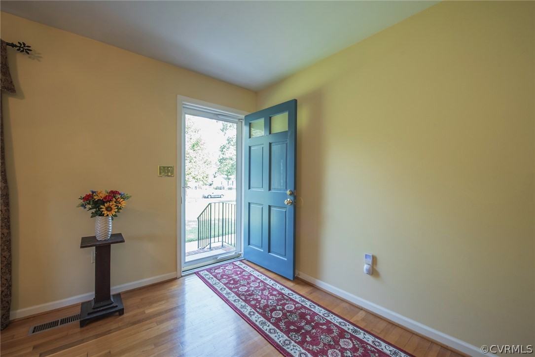 15501 Saddlebrook Road Chesterfield, VA 23838 - Photo 6 of 44 a view of an empty room and a window