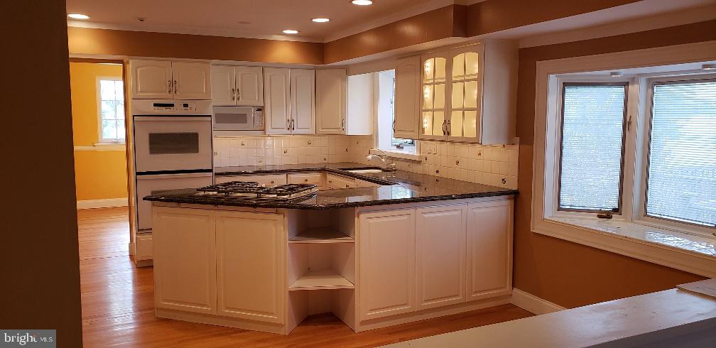 60 Sunshine Road Southampton, PA 18966 - Photo 4 of 54 Gallery Image 4