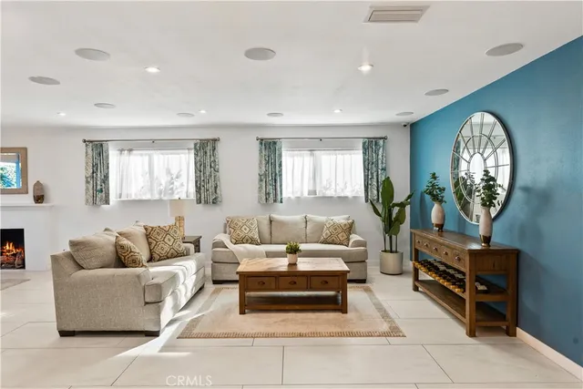 $1,579,000 | 16772 Glenhaven Lane, Huntington Beach, CA 92647