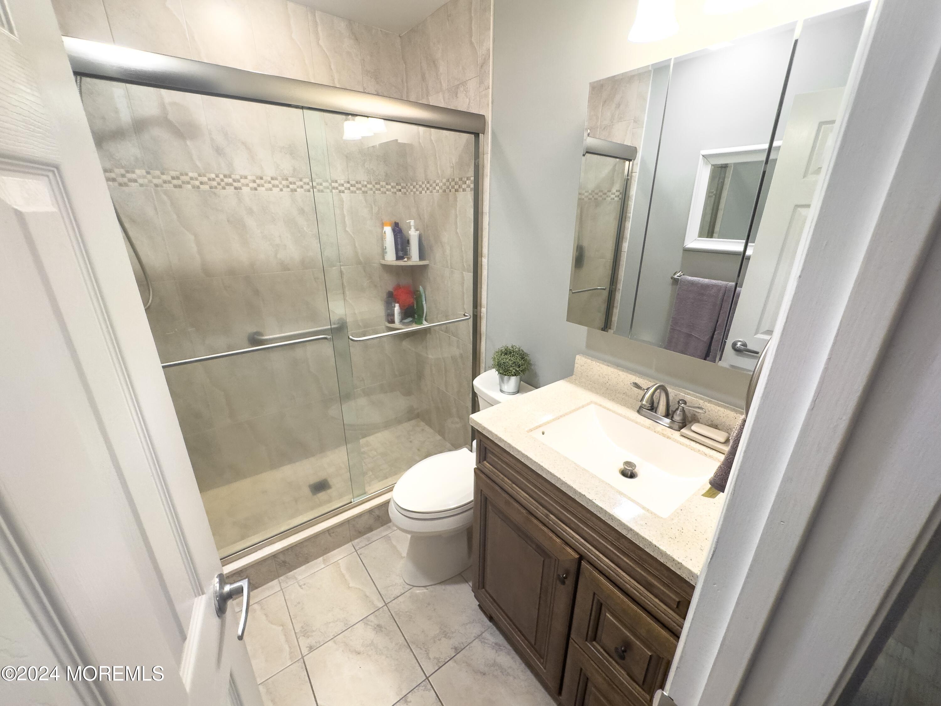 56 Toms River Road Jackson, NJ 08527 - Photo 21 of 58 56 Toms River Bathroom
