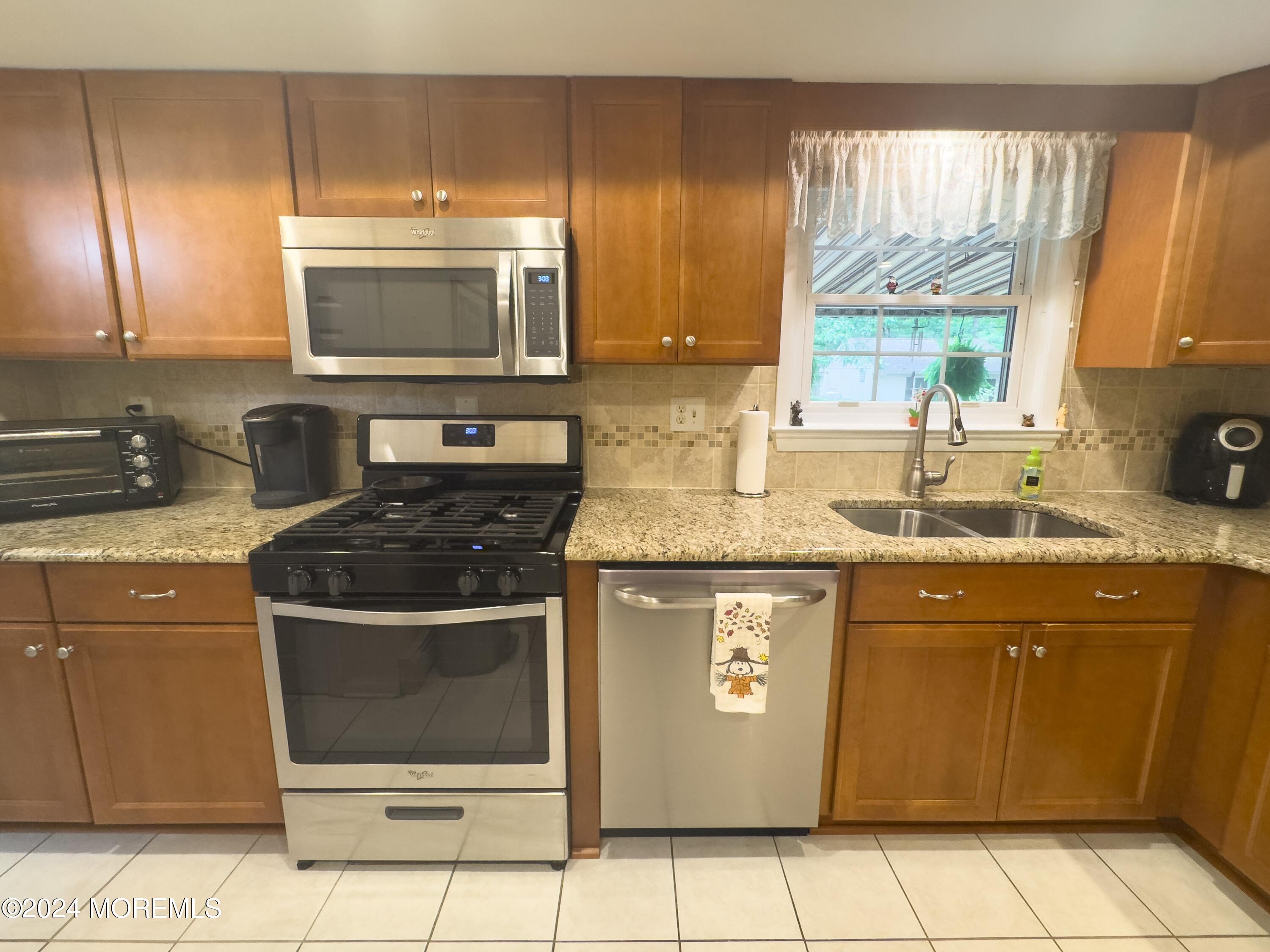 56 Toms River Road Jackson, NJ 08527 - Photo 25 of 58 56 Toms River Kitchen
