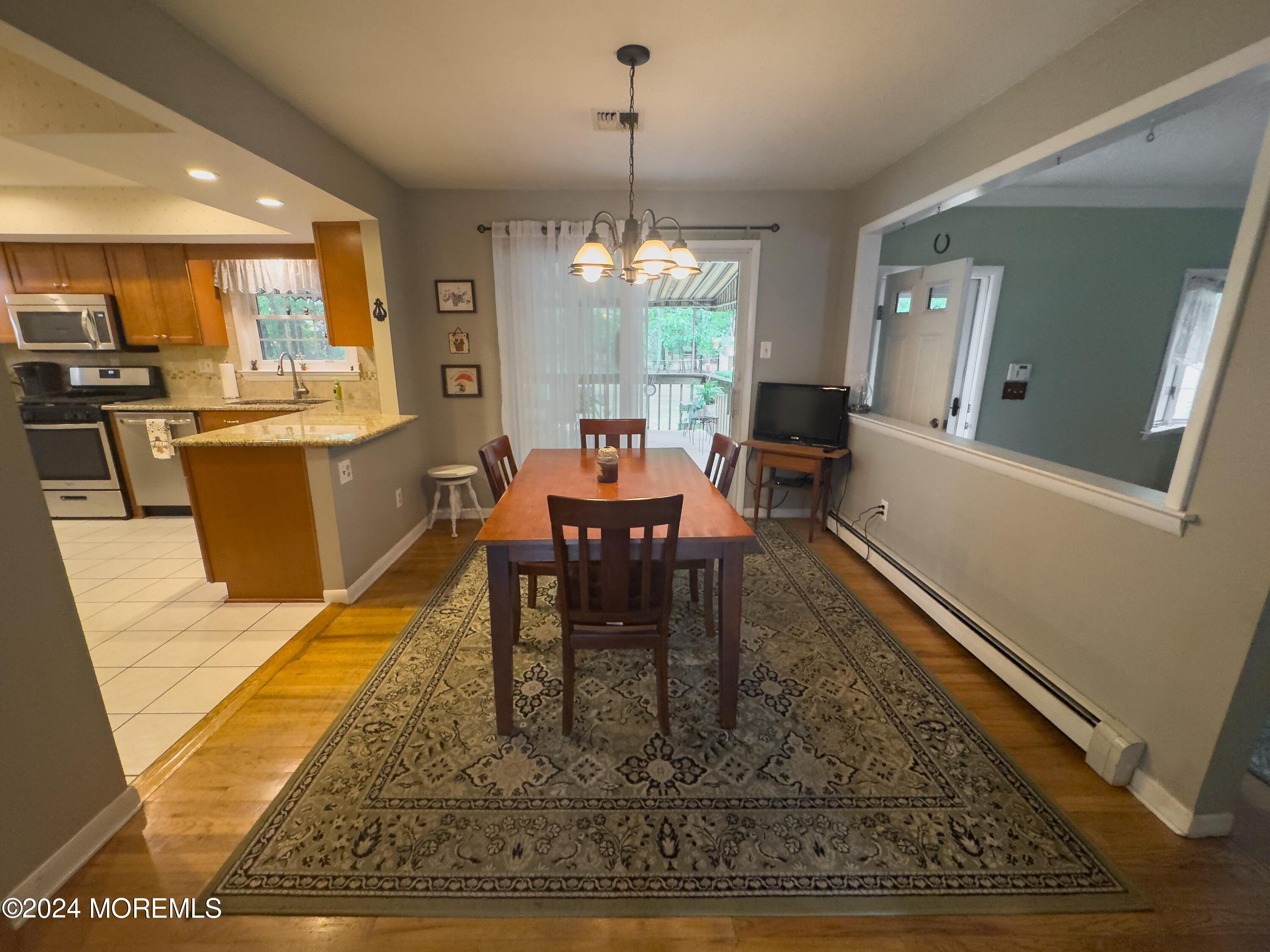 56 Toms River Road Jackson, NJ 08527 - Photo 28 of 58 56 Toms River Dining to Sliders