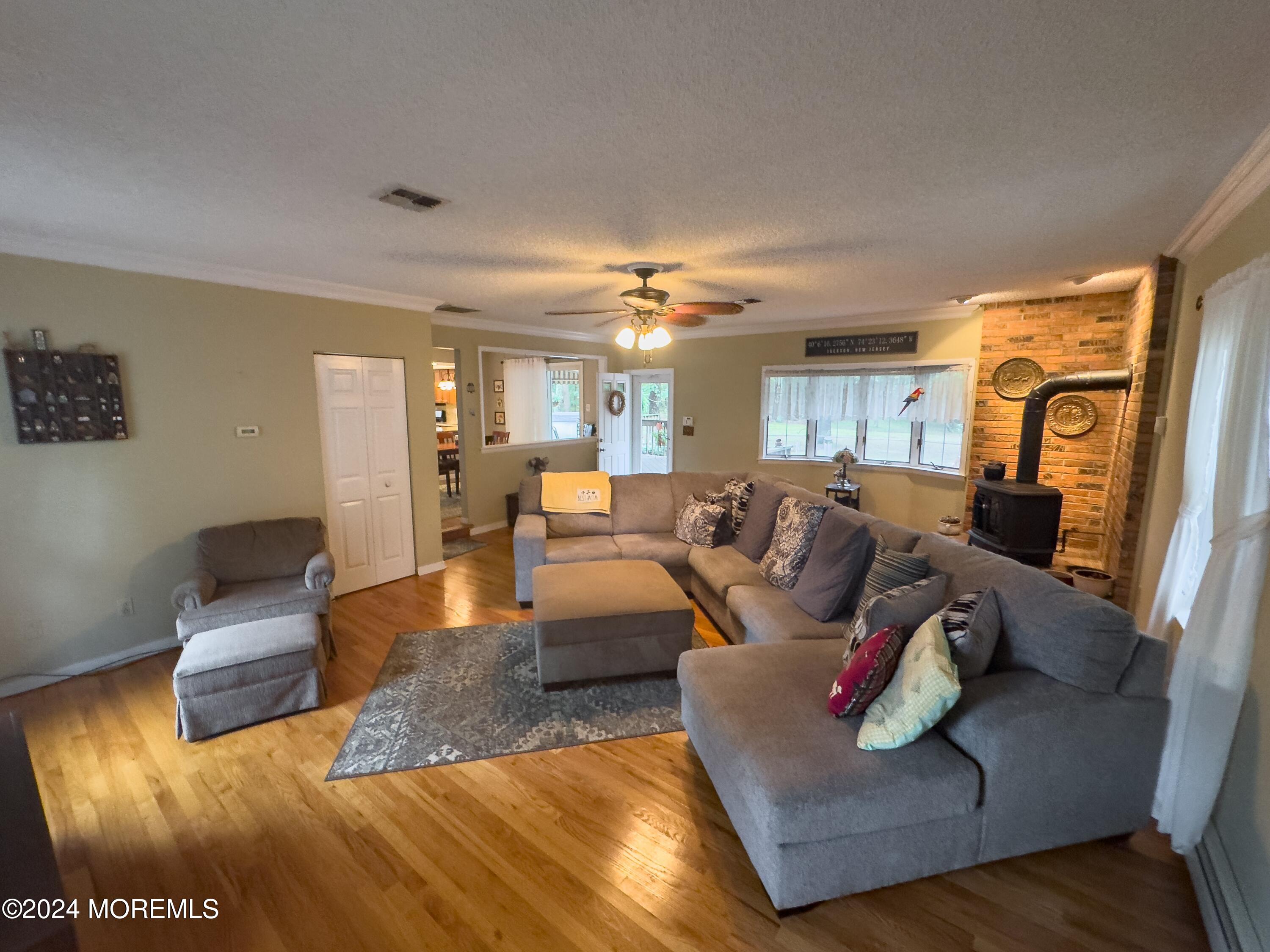 56 Toms River Road Jackson, NJ 08527 - Photo 34 of 58 56 Toms River Family Room View