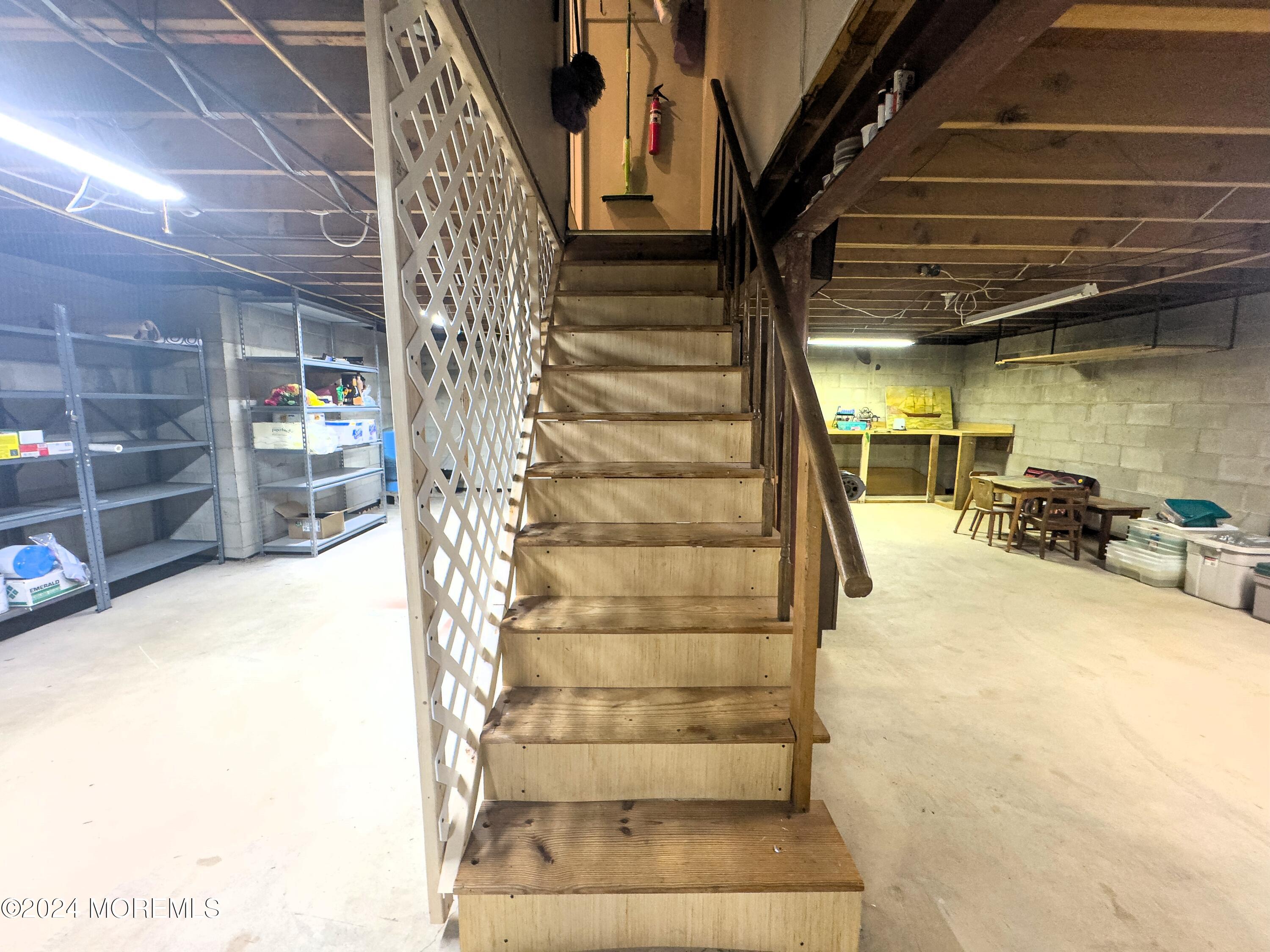 56 Toms River Road Jackson, NJ 08527 - Photo 41 of 58 56 Toms River Stairs to Kitchen