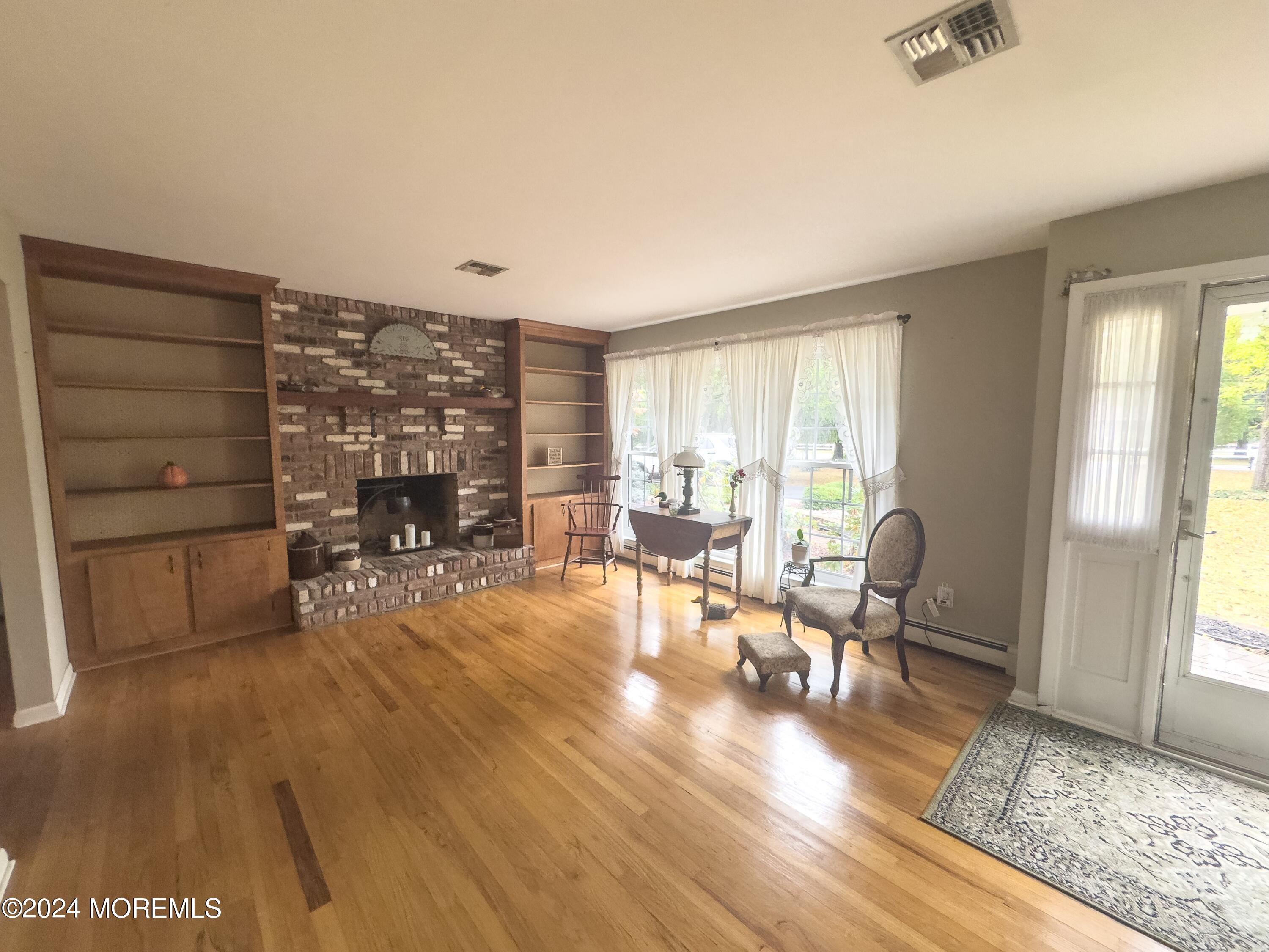 56 Toms River Road Jackson, NJ 08527 - Photo 8 of 58 56 Toms River Living