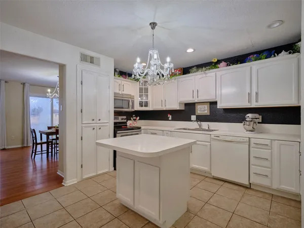 $184,900 | 1817 Veranda Drive, West Columbia, TX 77486