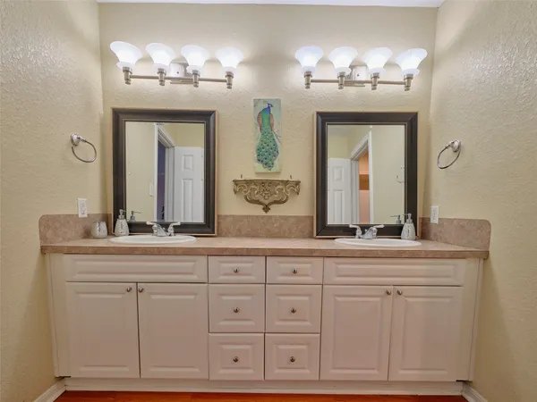 $184,900 | 1817 Veranda Drive, West Columbia, TX 77486