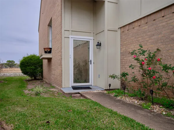 $184,900 | 1817 Veranda Drive, West Columbia, TX 77486