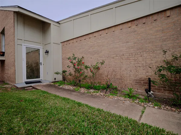 $184,900 | 1817 Veranda Drive, West Columbia, TX 77486