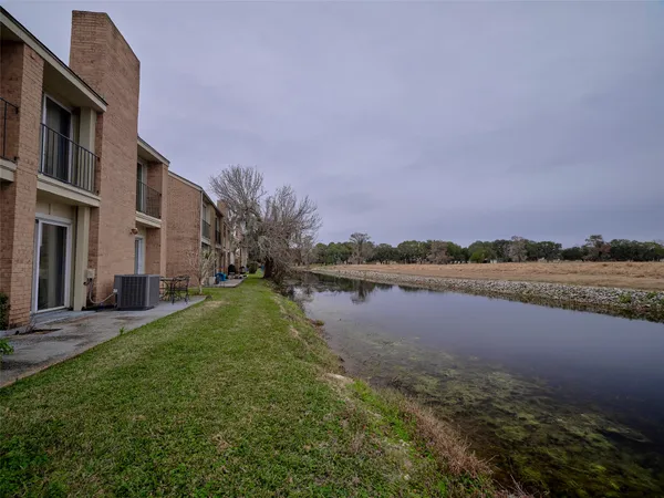 $184,900 | 1817 Veranda Drive, West Columbia, TX 77486