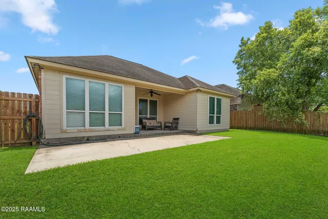 $1,900 | 2934 Nicholson Lake Drive, Baton Rouge, LA 70810