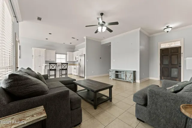 $1,900 | 2934 Nicholson Lake Drive, Baton Rouge, LA 70810