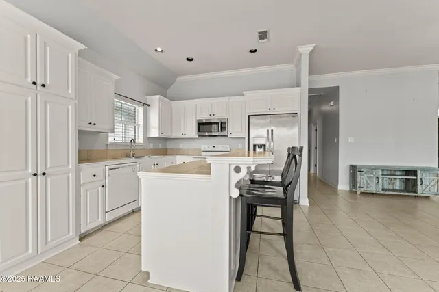 $1,900 | 2934 Nicholson Lake Drive, Baton Rouge, LA 70810