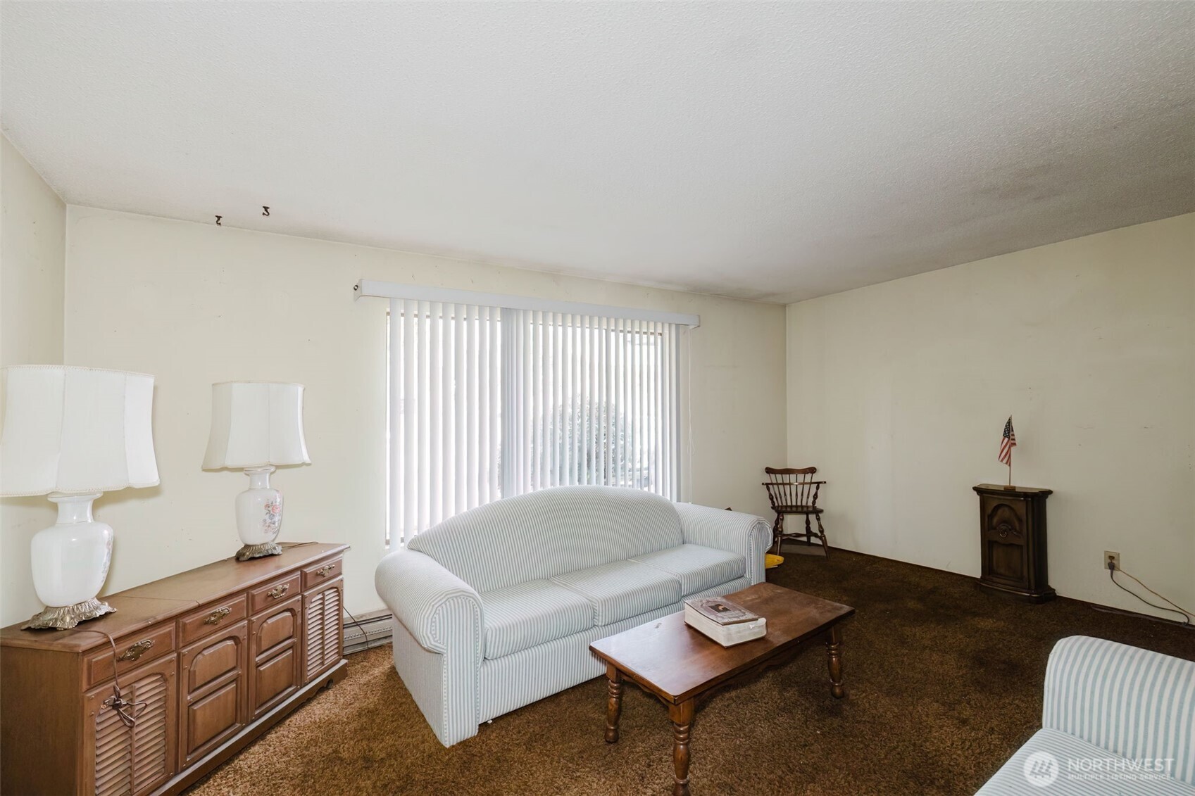 567 Juniper Street Bremerton, WA 98310 - Photo 3 of 37 a living room with furniture and a couch