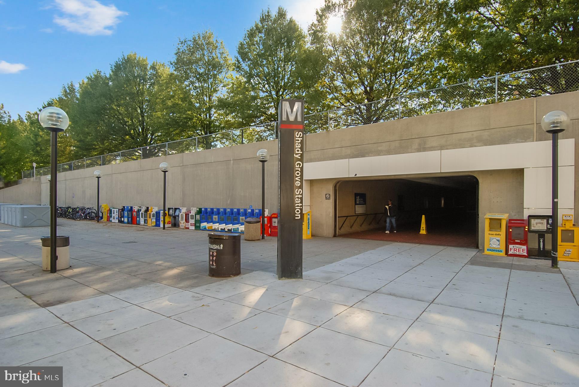 1127 Gaither Road Rockville, MD 20850 - Photo 35 of 36 a view of a entertaining space