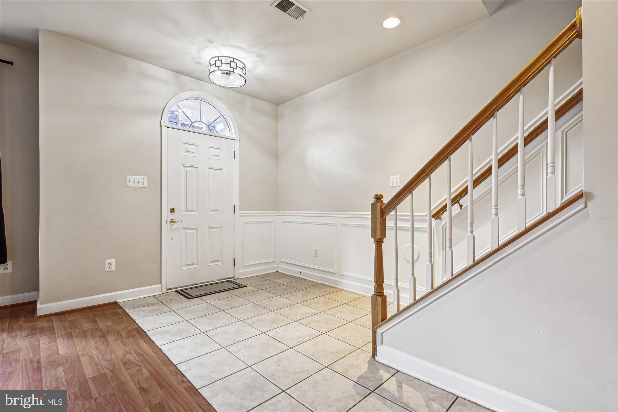 1127 Gaither Road Rockville, MD 20850 - Photo 9 of 42 Entry