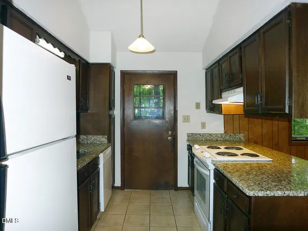 $2,335 | 100 Barrington Hill Road, Chapel Hill, NC 27516
