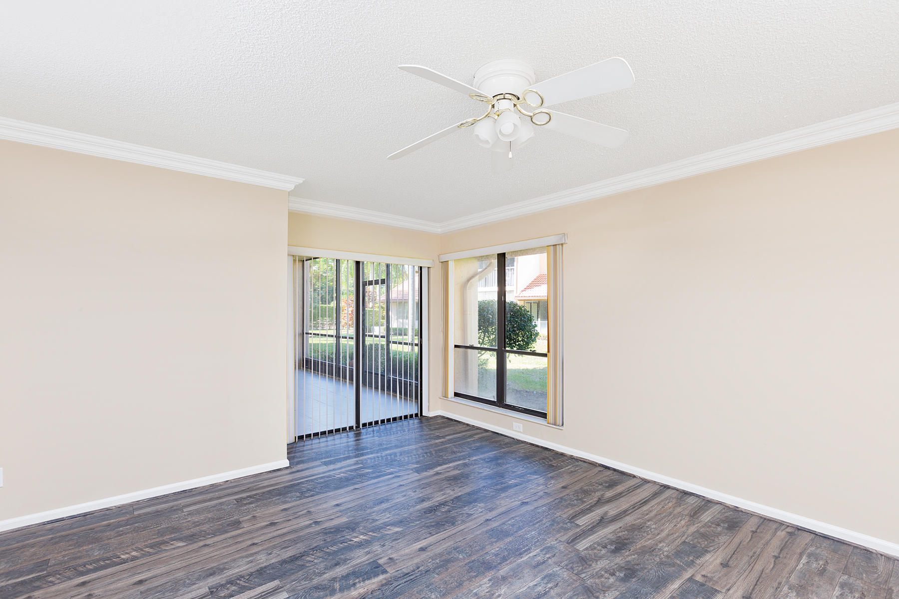 5520 Coach House Circle, Unit B Boca Raton, FL 33486 - Photo 11 of 32 22_Masterbedroom2