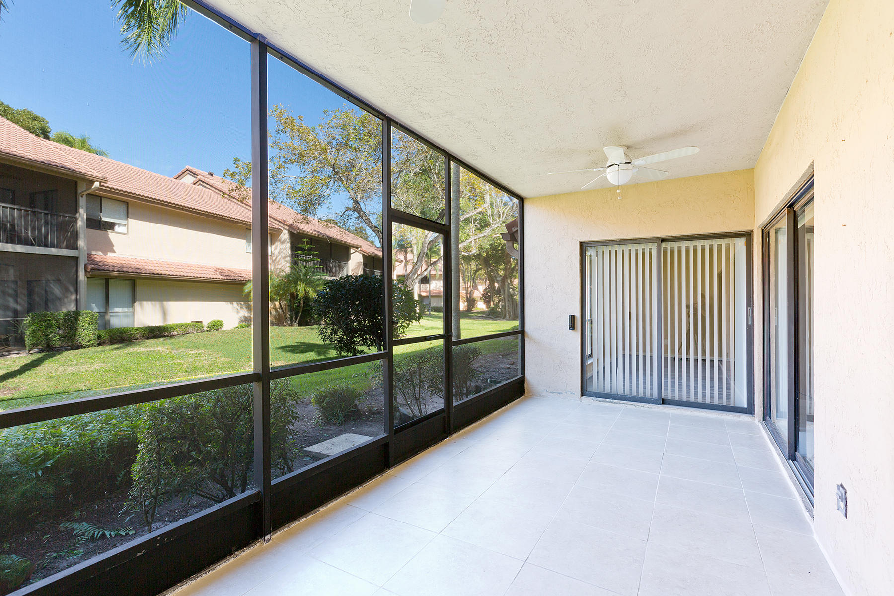 5520 Coach House Circle, Unit B Boca Raton, FL 33486 - Photo 20 of 32 14_Patio_1