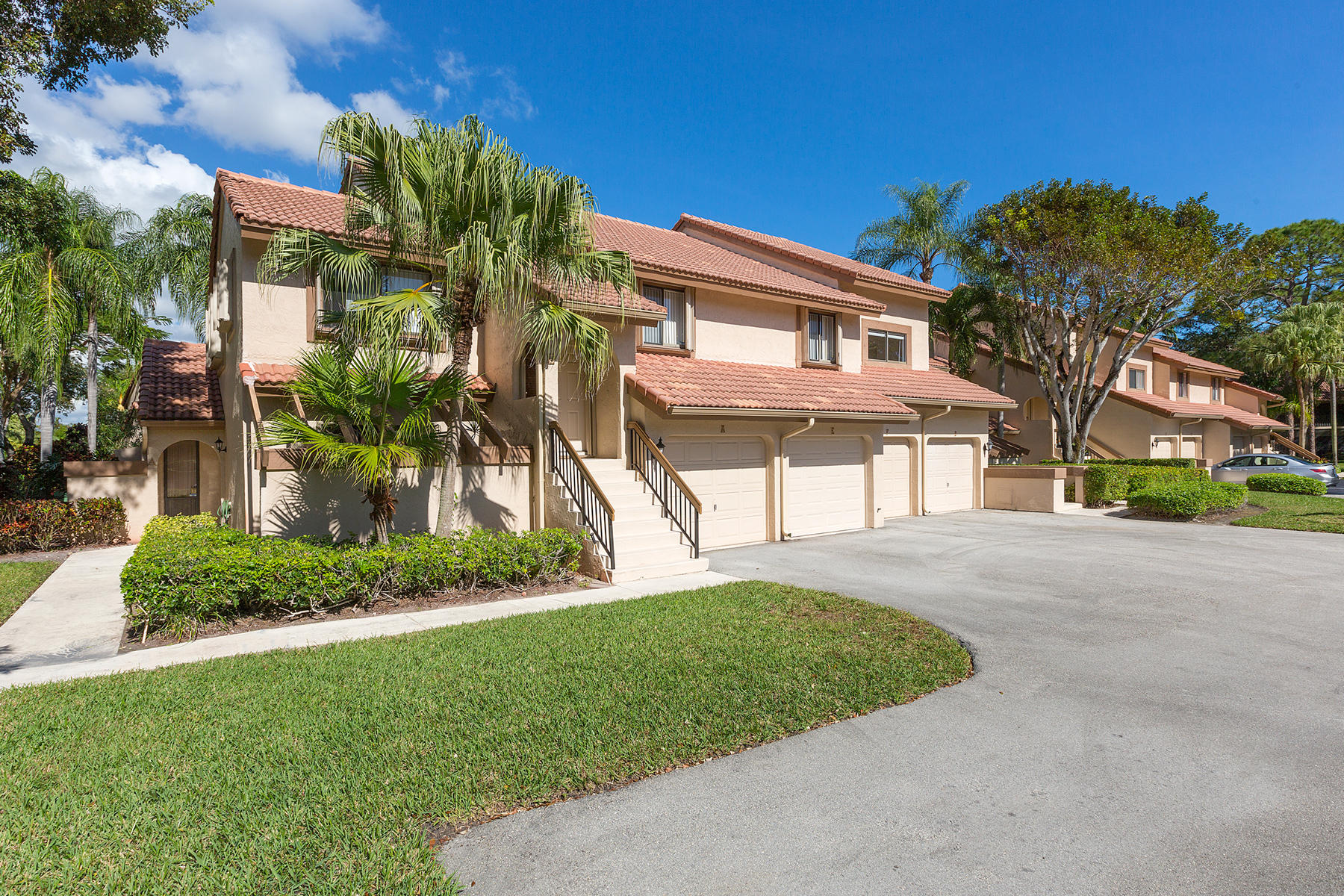 5520 Coach House Circle, Unit B Boca Raton, FL 33486 - Photo 2 of 32 02_Building_2