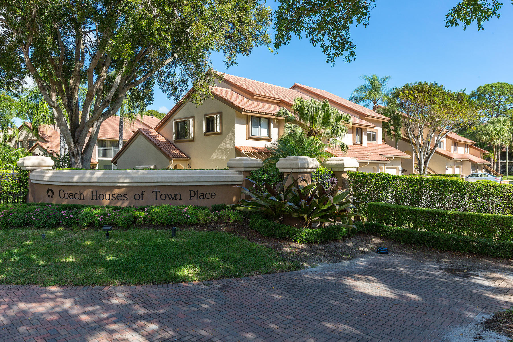 5520 Coach House Circle, Unit B Boca Raton, FL 33486 - Photo 30 of 32 04_Signage