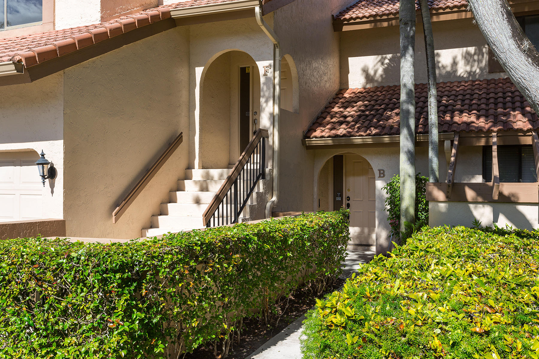 5520 Coach House Circle, Unit B Boca Raton, FL 33486 - Photo 3 of 32 05_UnitEntrance