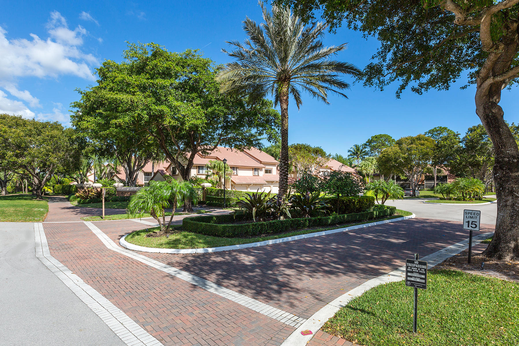 5520 Coach House Circle, Unit B Boca Raton, FL 33486 - Photo 31 of 32 03_Community-Entrance1