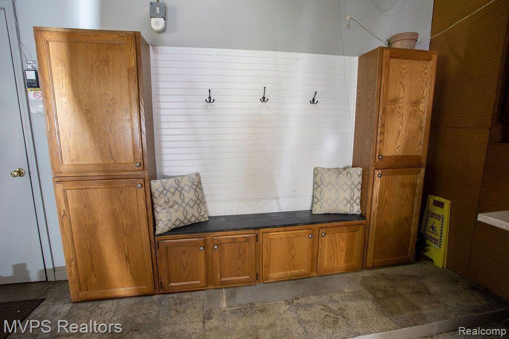 1596 Kingsmere Circle Rochester, MI 48309 - Photo 18 of 24 Gallery Image 18