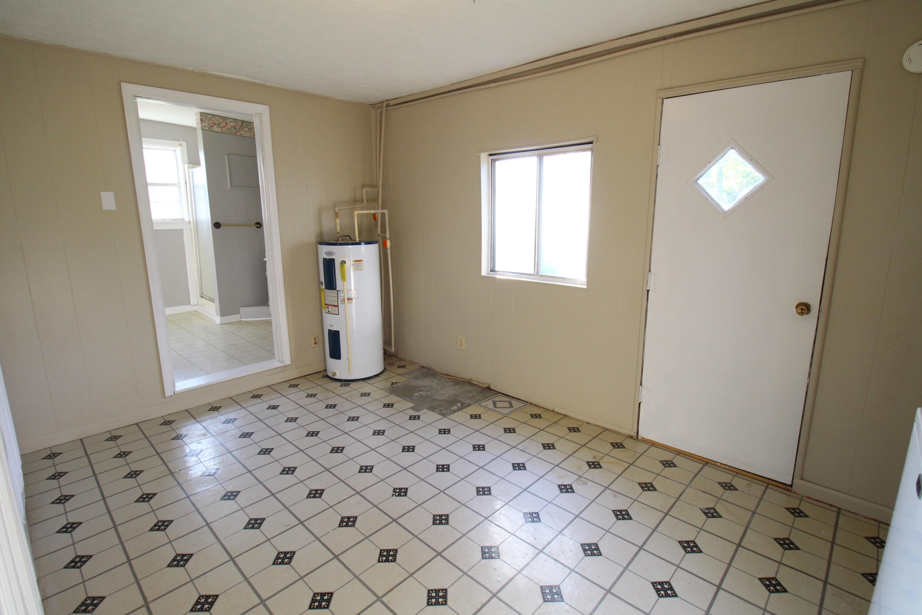 285 Compton Road Jeffersonville, KY 40337 - Photo 35 of 41 Laundry Room