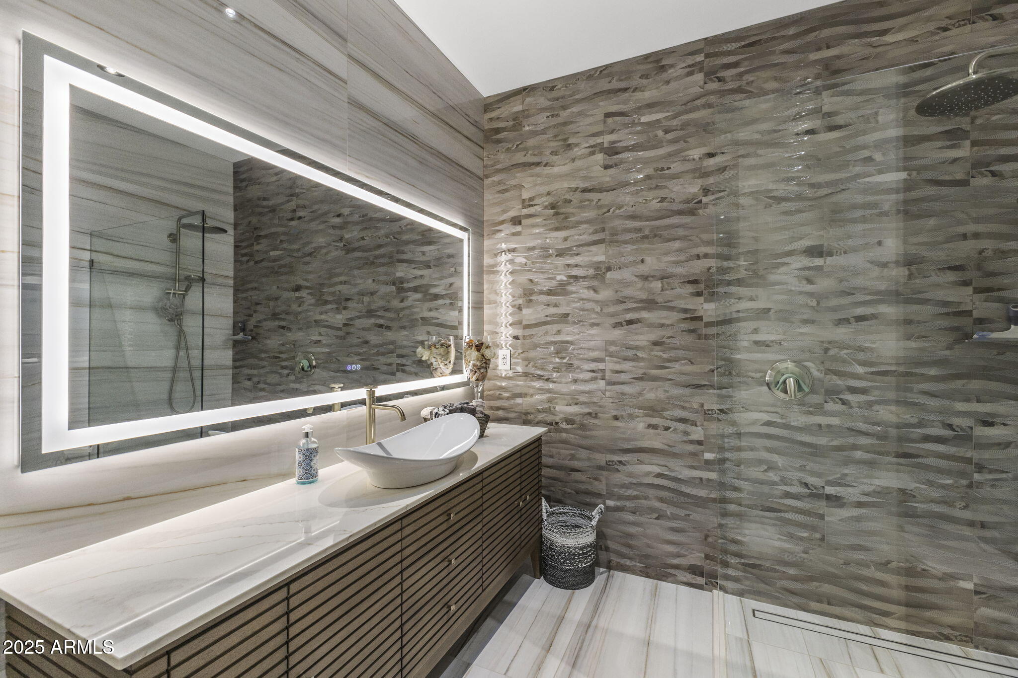 5868 East Onyx Avenue Paradise Valley, AZ 85253 - Photo 22 of 45 25-web-or-mls-IMG_6095