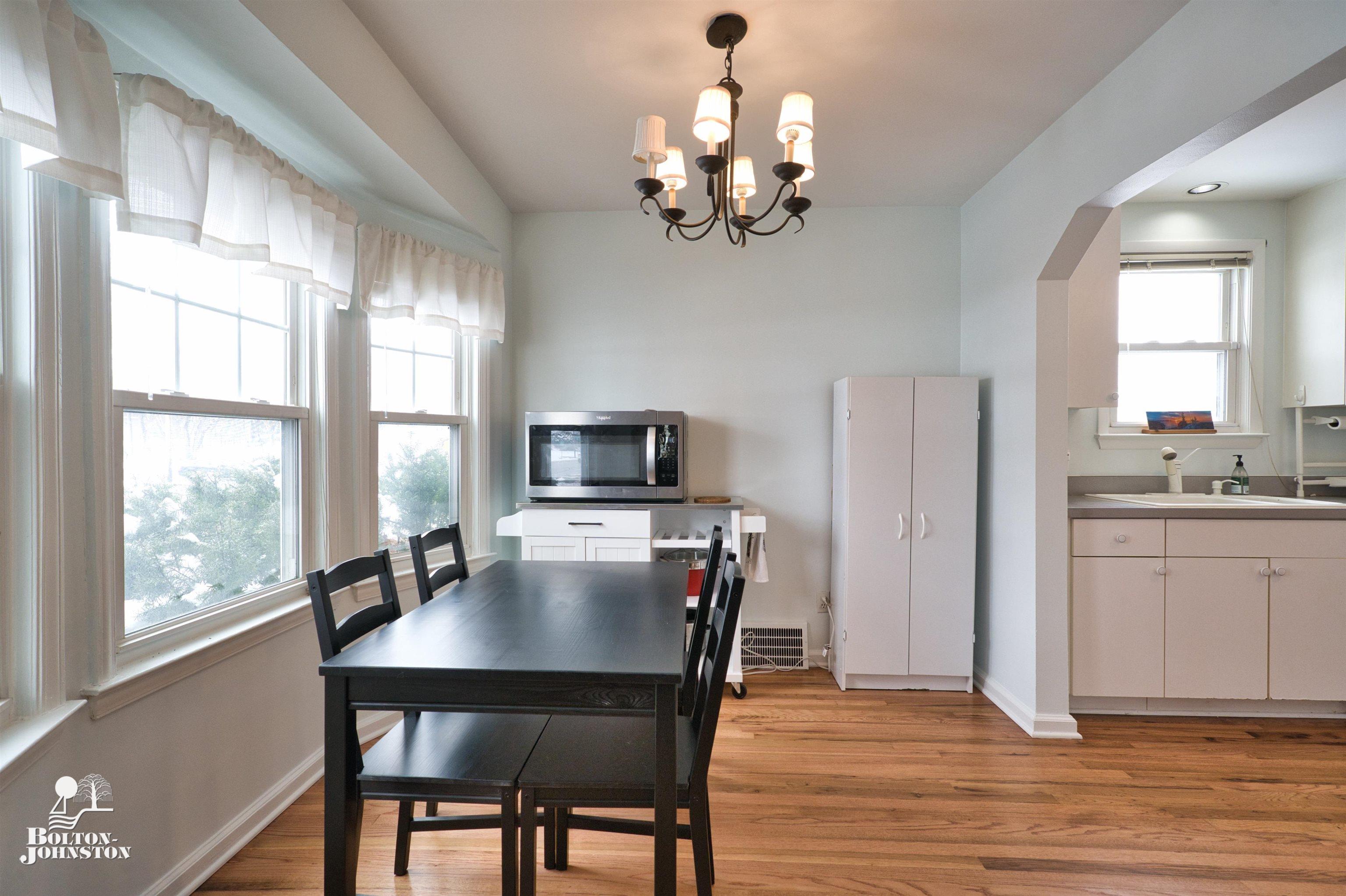 2946 Crooks Road Royal Oak, MI 48073 - Photo 8 of 29 50103861-7.JPG