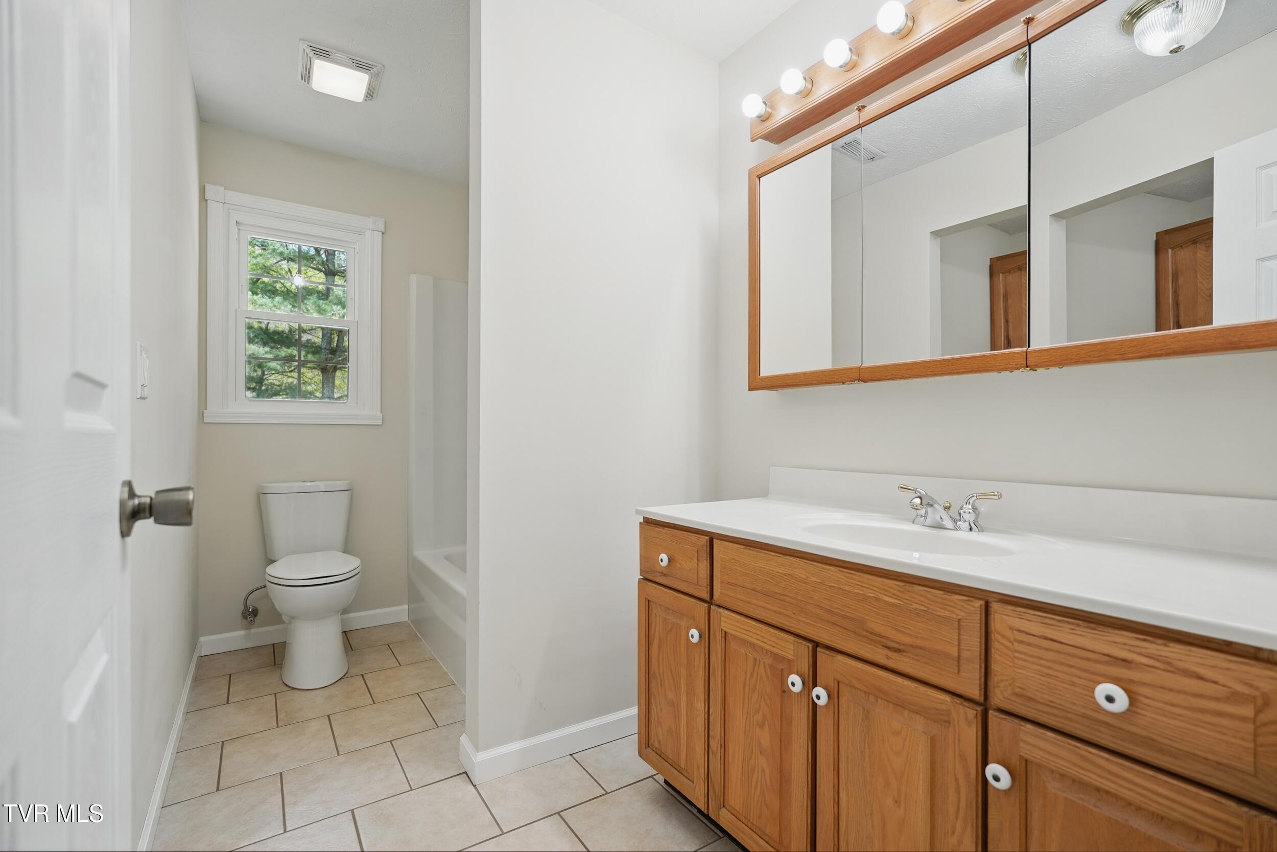 536 Chadwell Road Kingsport, TN 37660 - Photo 13 of 39 14_photo_013