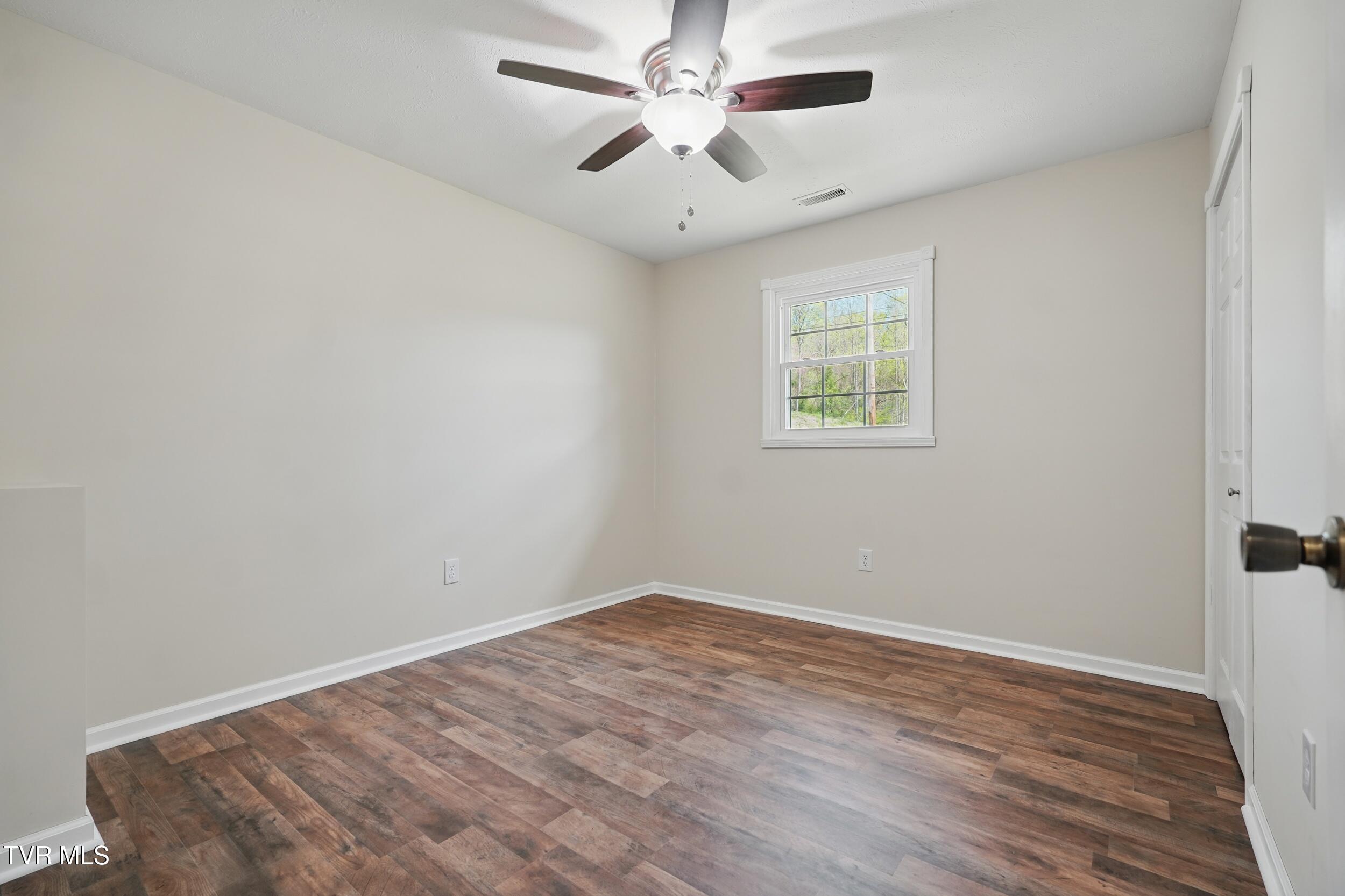 536 Chadwell Road Kingsport, TN 37660 - Photo 15 of 39 16_photo_015