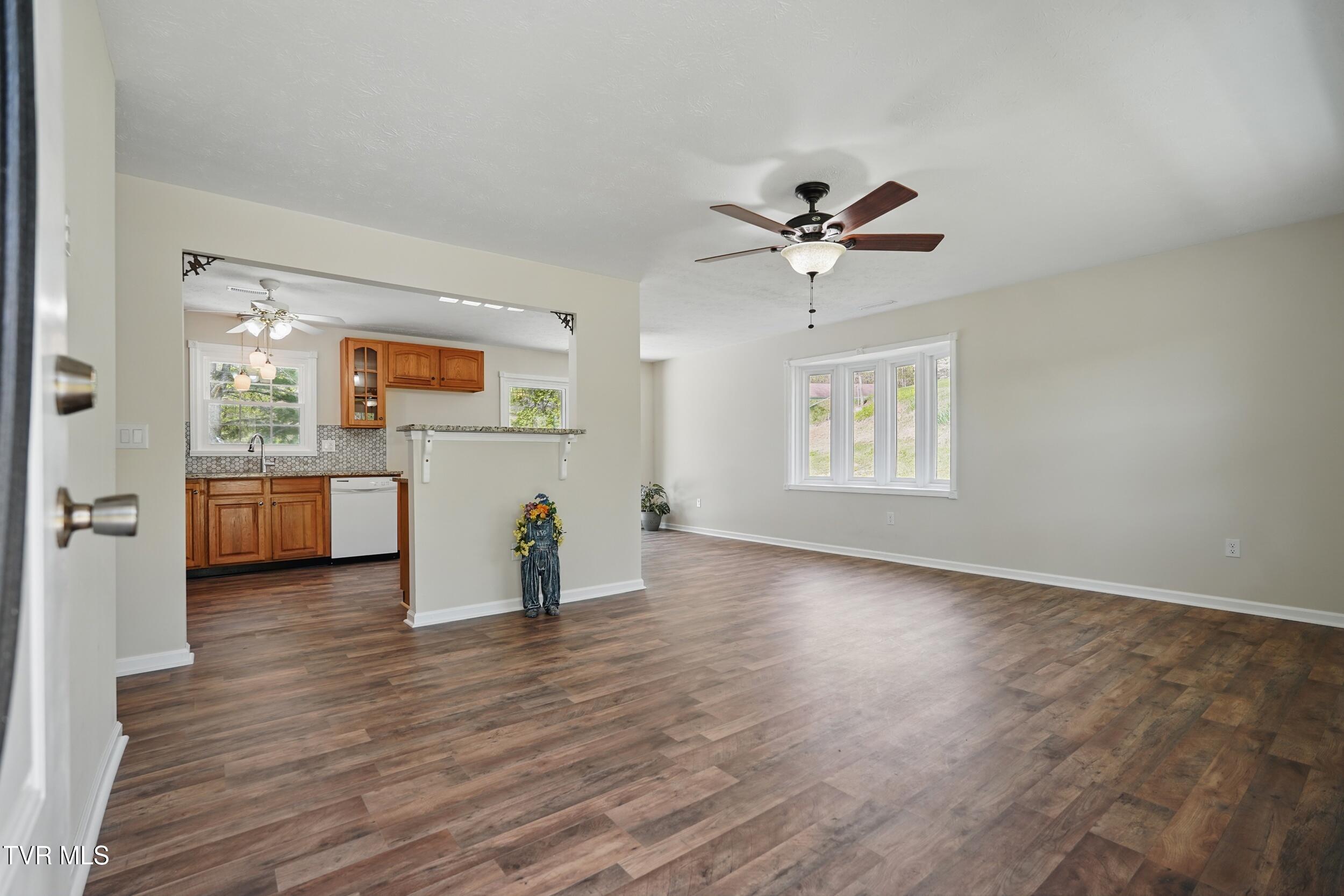 536 Chadwell Road Kingsport, TN 37660 - Photo 5 of 39 6_photo_005