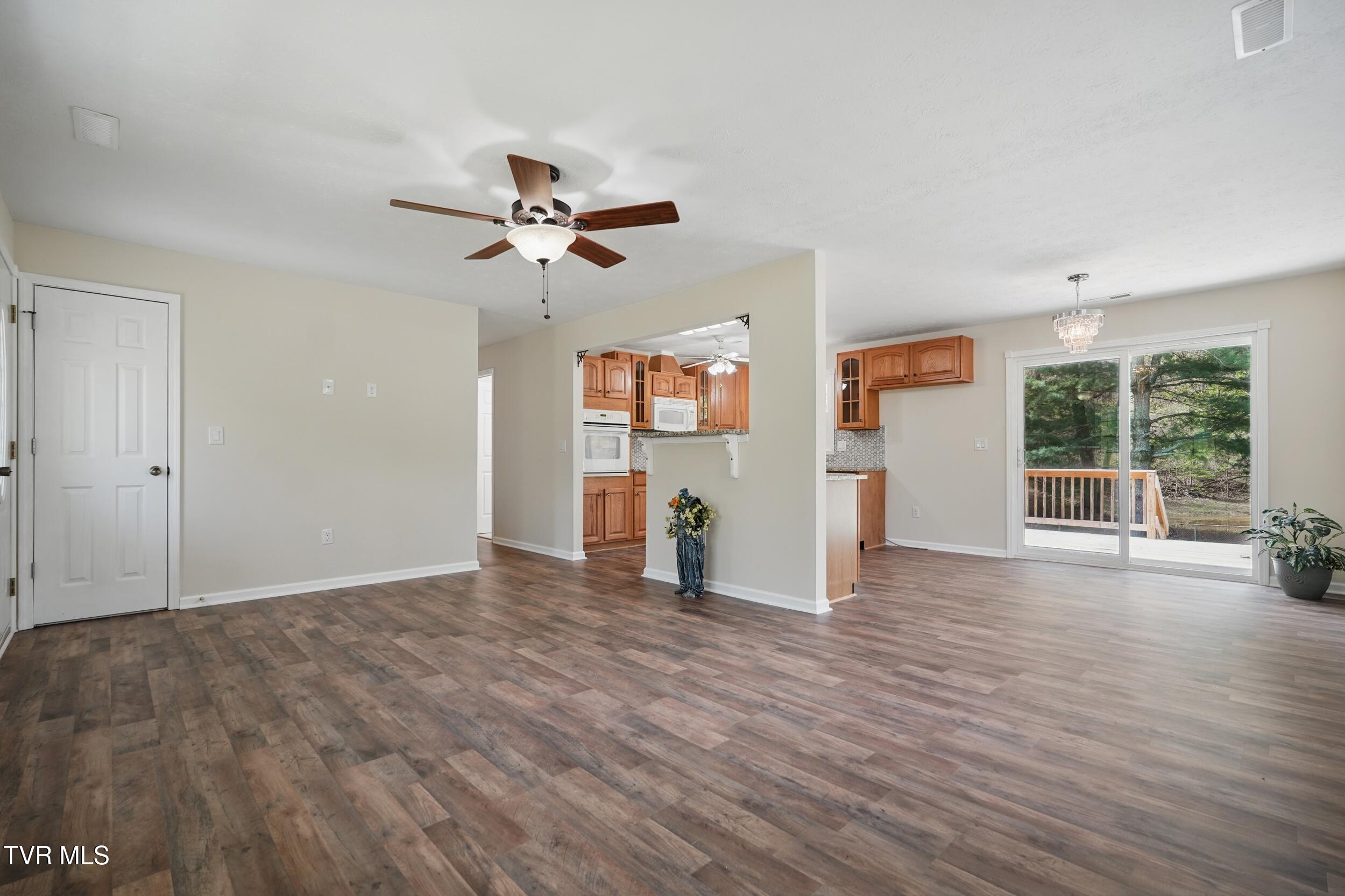 536 Chadwell Road Kingsport, TN 37660 - Photo 6 of 39 7_photo_006