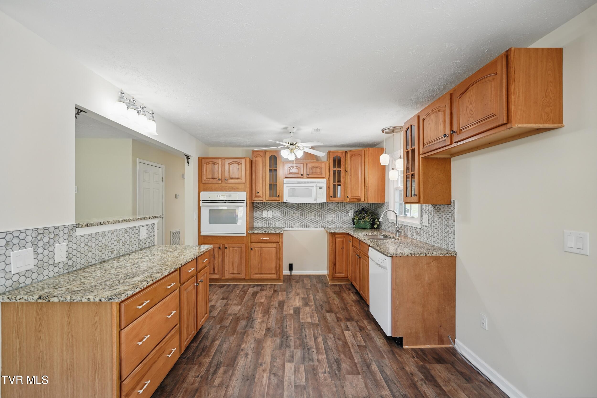 536 Chadwell Road Kingsport, TN 37660 - Photo 9 of 39 10_photo_009