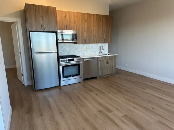 $3,100 | 4010 North Lincoln Avenue, Unit 504, Chicago, IL 60618