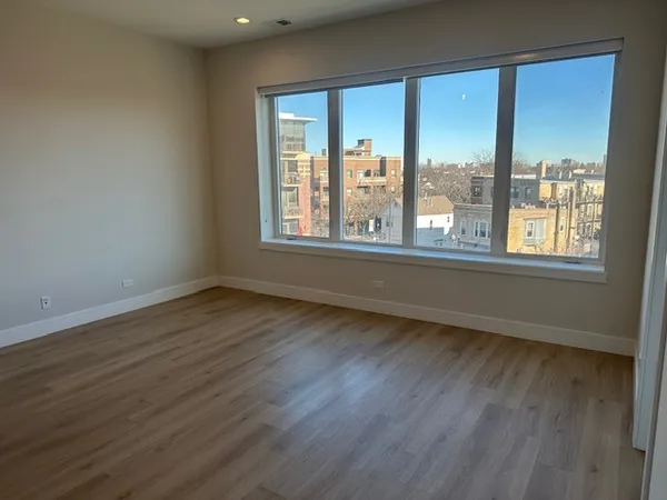 $3,100 | 4010 North Lincoln Avenue, Unit 504, Chicago, IL 60618