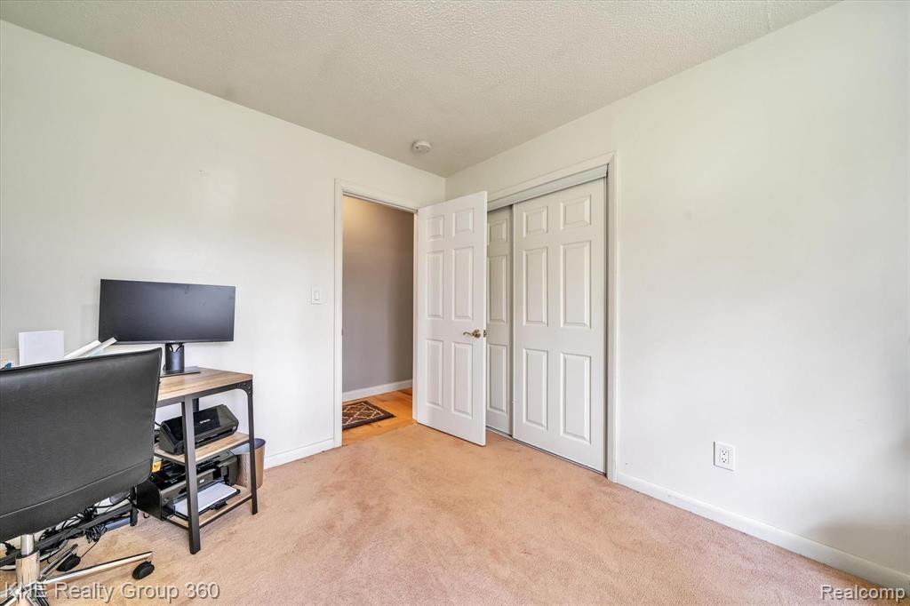 20470 Barton Road Pinckney, MI 48169 - Photo 15 of 35 Gallery Image 15