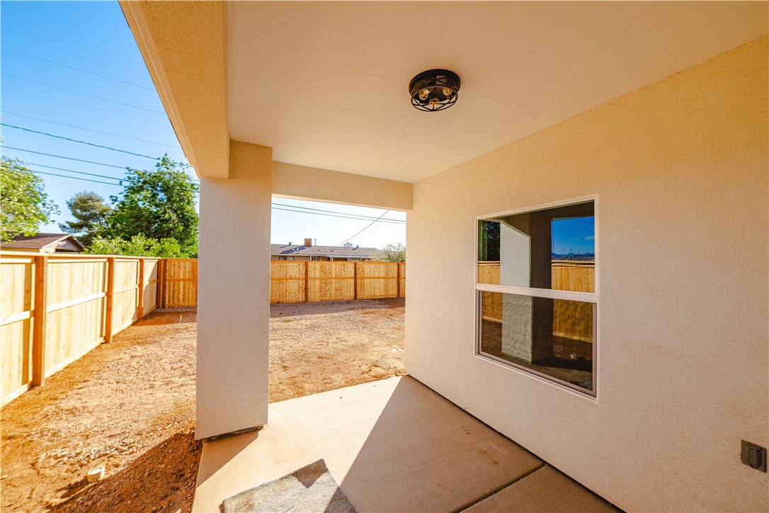 4729 Thompson Way Kingman, AZ 86409 - Photo 4 of 18