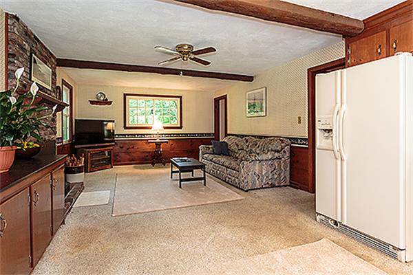 9 Hitchinpost Road Chelmsford, MA 01824 - Photo 13 of 30 Gallery Image 13