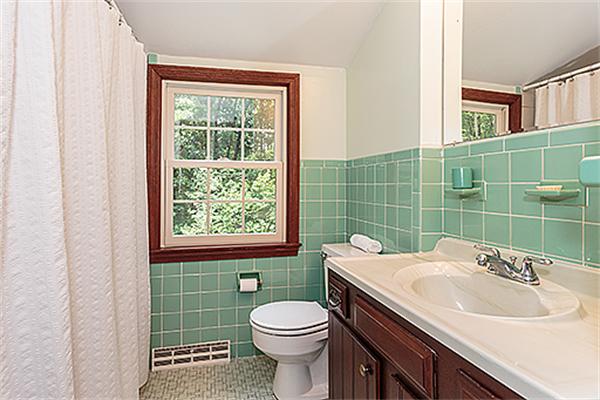 9 Hitchinpost Road Chelmsford, MA 01824 - Photo 17 of 30 Gallery Image 17