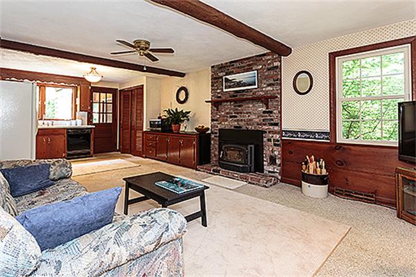 9 Hitchinpost Road Chelmsford, MA 01824 - Photo 5 of 30 Gallery Image 5